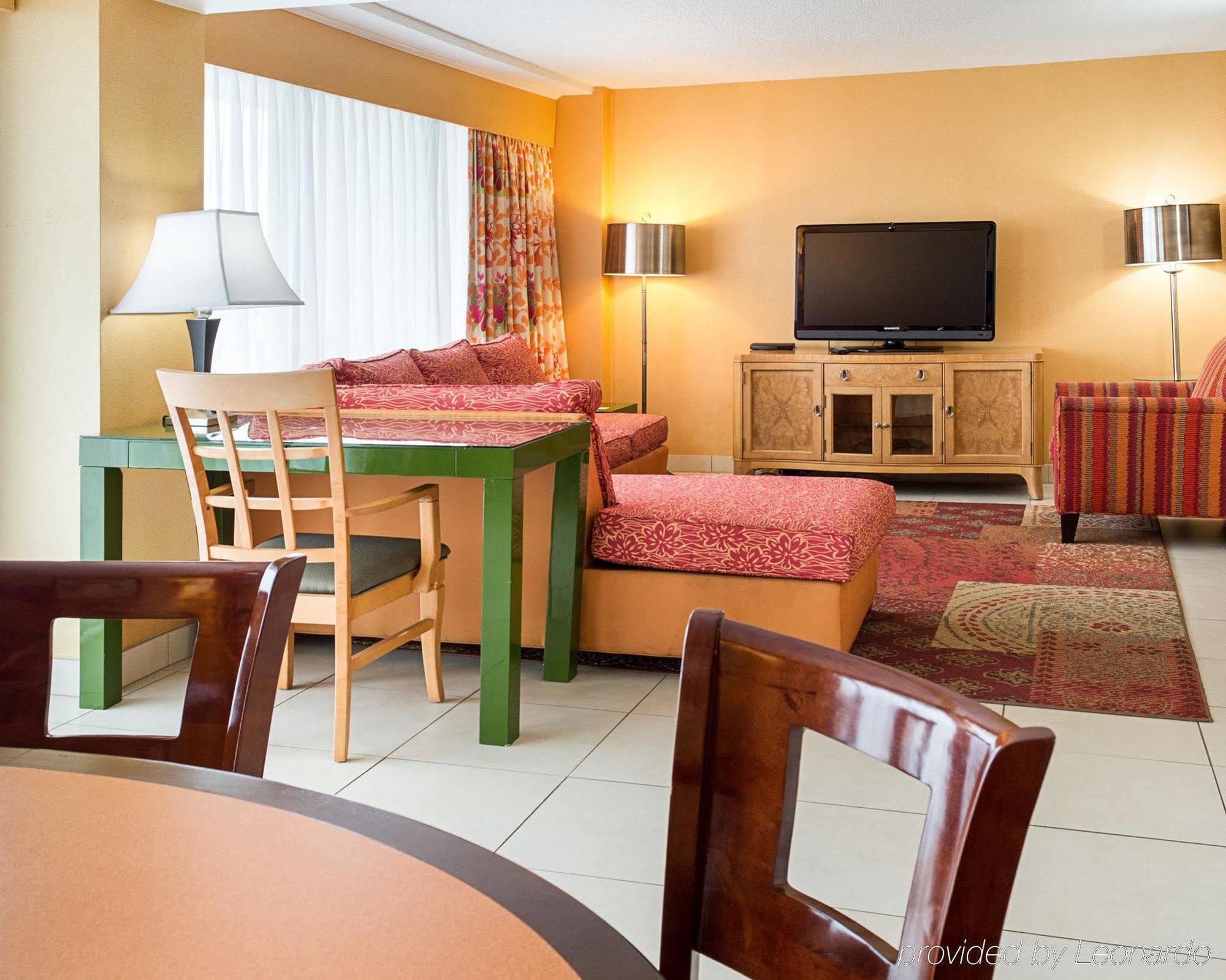 Coastal Hotel & Suites Virginia Beach - Oceanfront Exterior foto