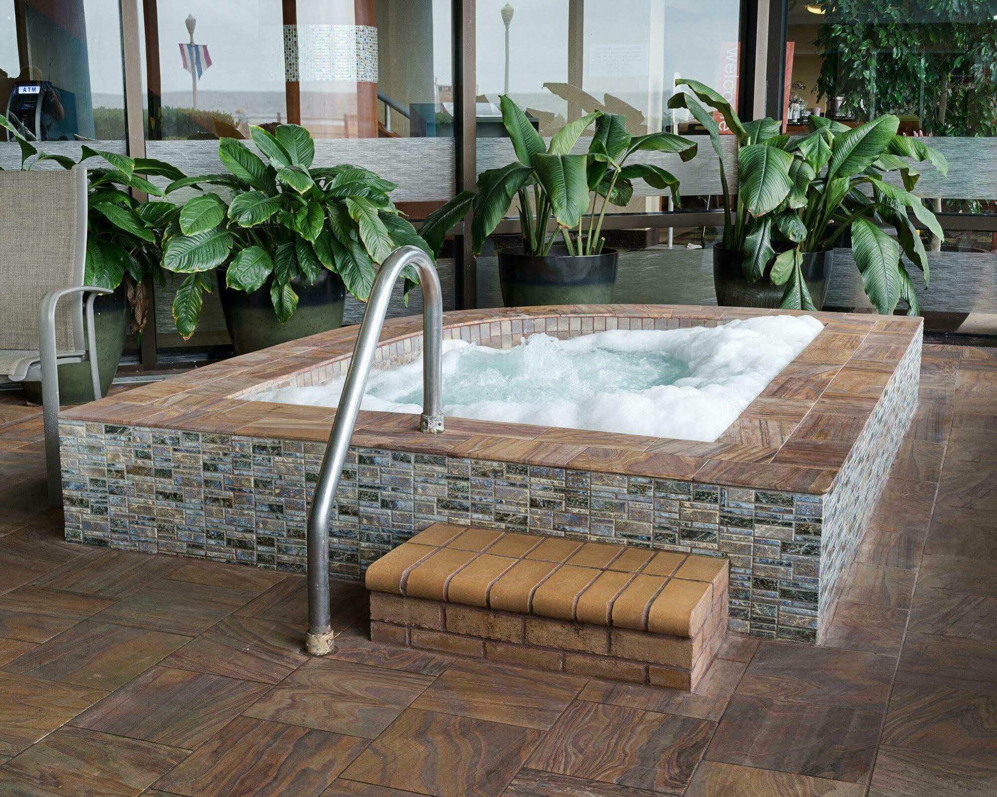 Coastal Hotel & Suites Virginia Beach - Oceanfront Exterior foto